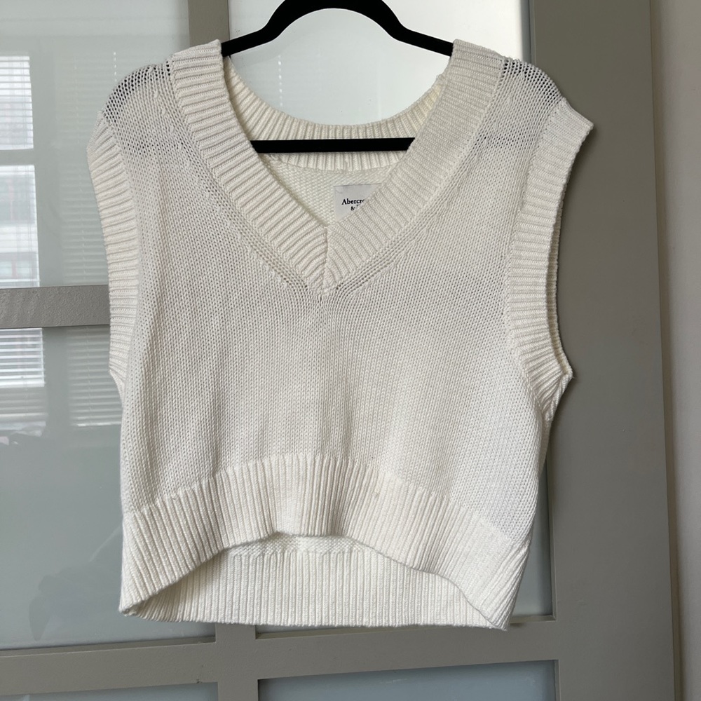 Abercrombie & Fitch Oversized Crop Sweater Vest